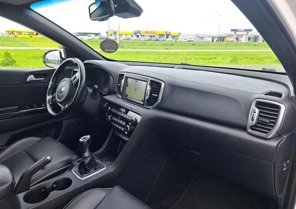 Kia Sportage cena 75500 przebieg: 179521, rok produkcji 2016 z Bochnia małe 781